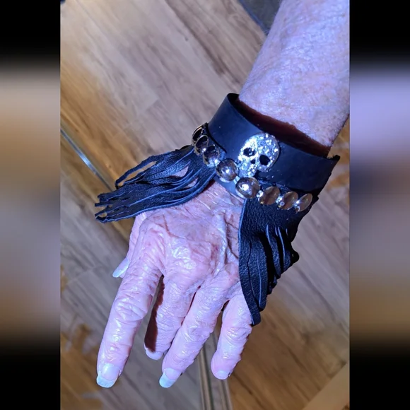 Black Leather Fringe Bracelet - Picture 2 of 8